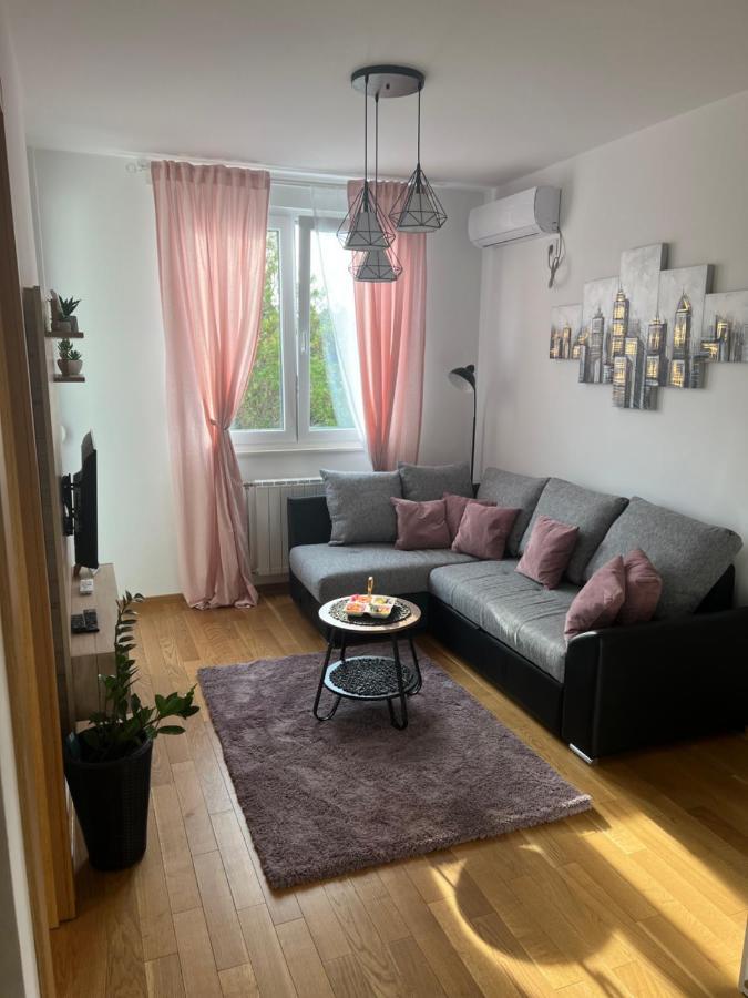 Apartment Luxe Nine Нови-Сад Экстерьер фото